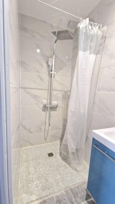 Appartement Hypercentre 301 +Wifi+Independant+ Cuisine Toilette Salle De Bain Privative Valenciennes Ngoại thất bức ảnh