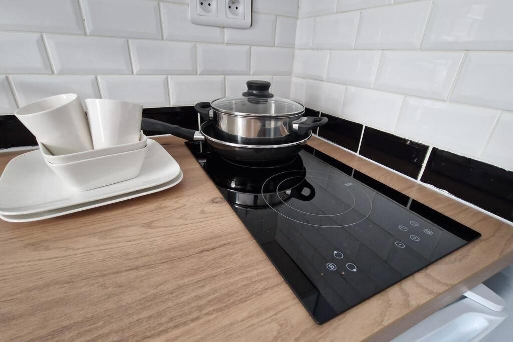 Appartement Hypercentre 301 +Wifi+Independant+ Cuisine Toilette Salle De Bain Privative Valenciennes Ngoại thất bức ảnh