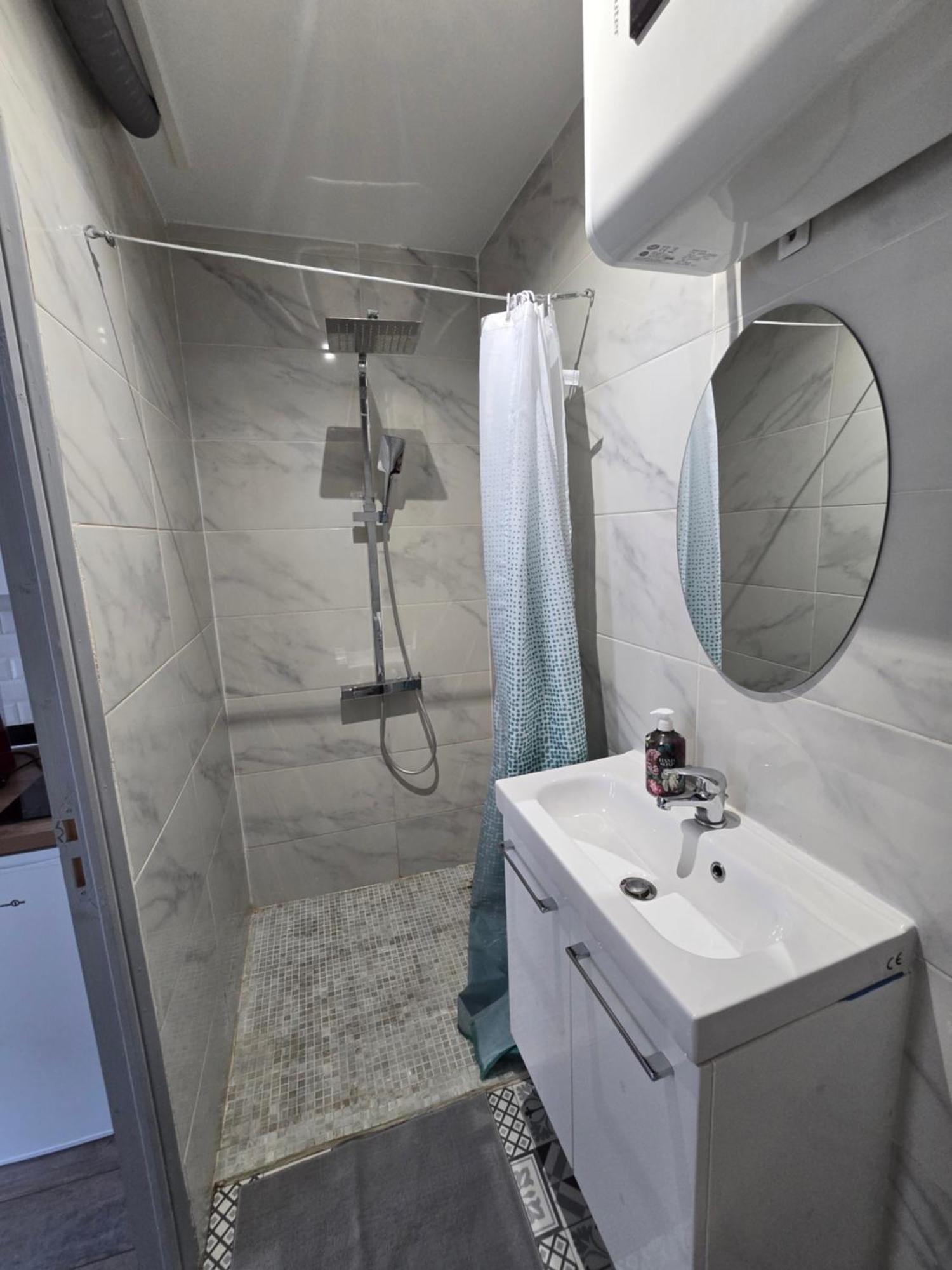 Appartement Hypercentre 301 +Wifi+Independant+ Cuisine Toilette Salle De Bain Privative Valenciennes Ngoại thất bức ảnh